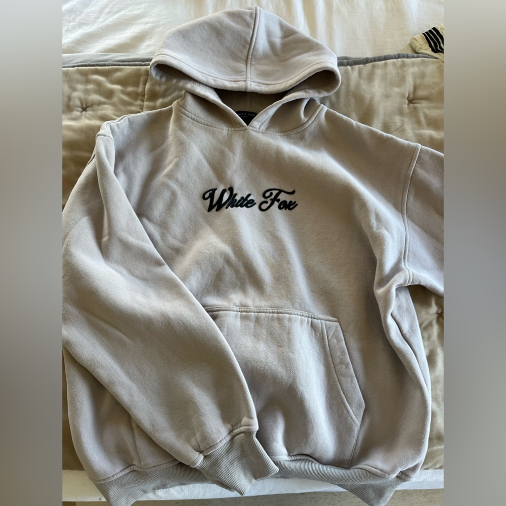 White fox sweatshirt
